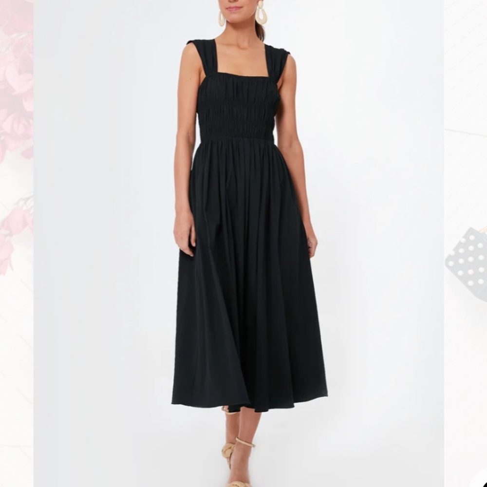 Black Noah Smocked Dress
POMANDER PLACE